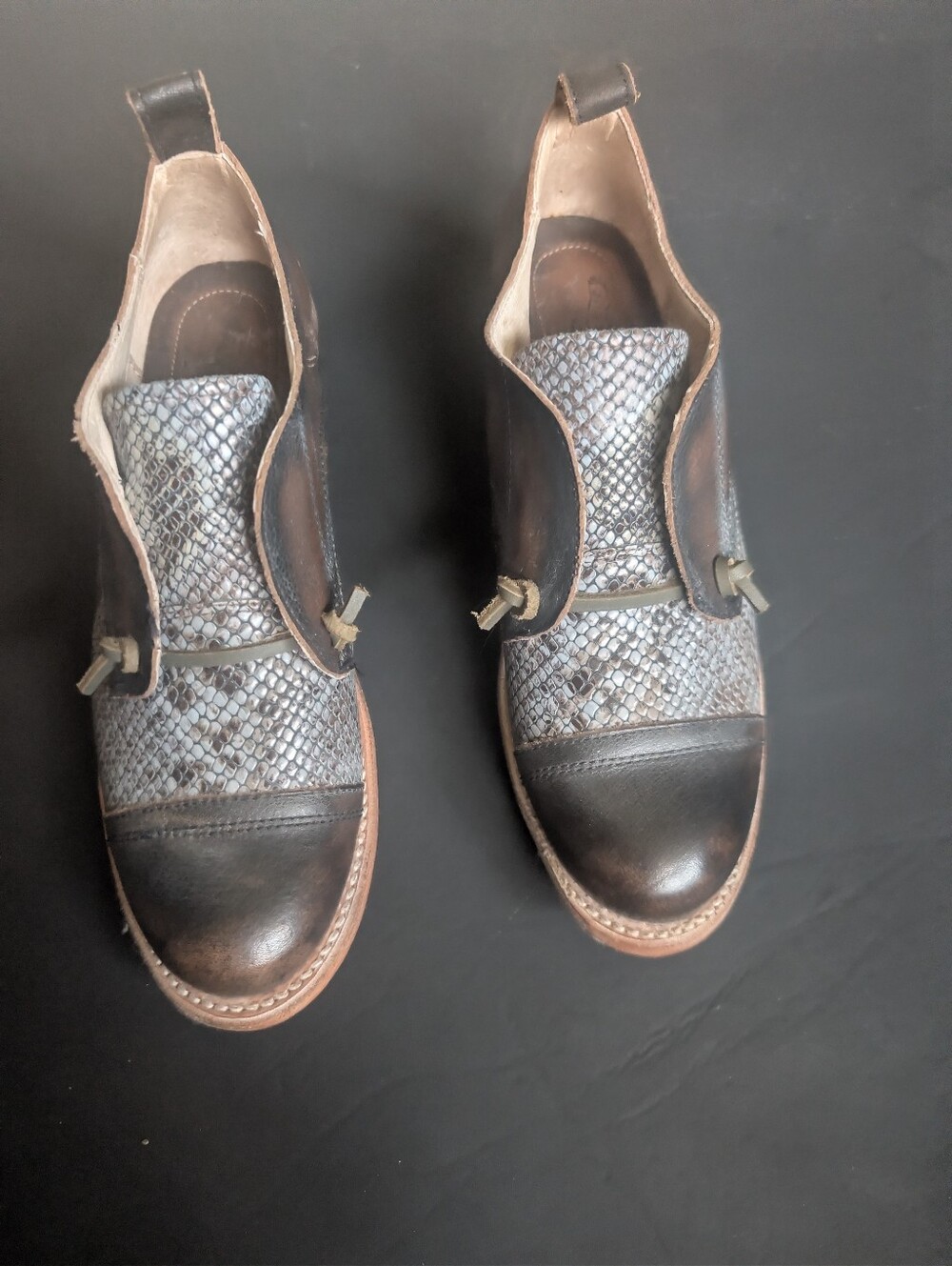 Freebird mabel, Size 8, Black Multi Color, With Dust Covers